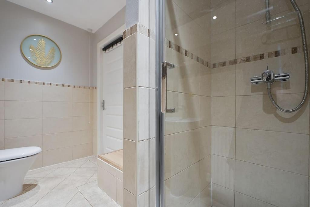 Stradbroke House - 5 Bed Townhouse, Sleeps 11, Great For Group Stays & Workers, Free Parking & Netflix - Hosted By Stay Host Save Sheffield Dış mekan fotoğraf